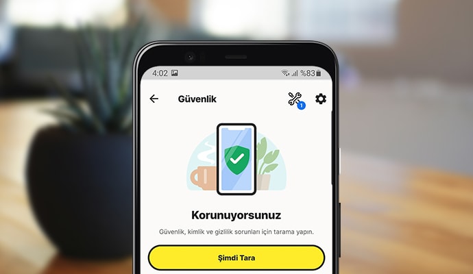 Norton Mobile Security uygulamasını gösteren cep telefonu